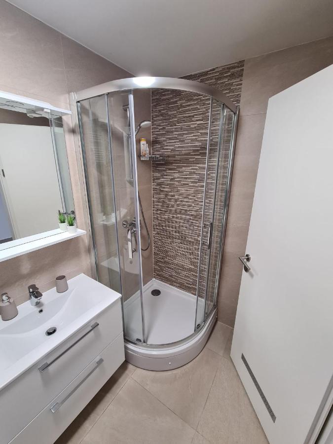 Apartman Malmar One Zagabria Esterno foto